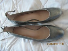 GOLD, SIZE 7 LOW SHOES BY MARKS AND SPENCER