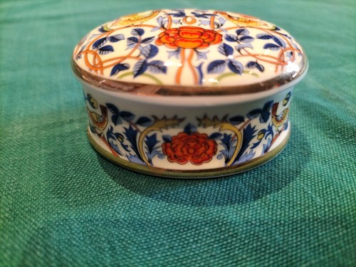 Bone china pill box
