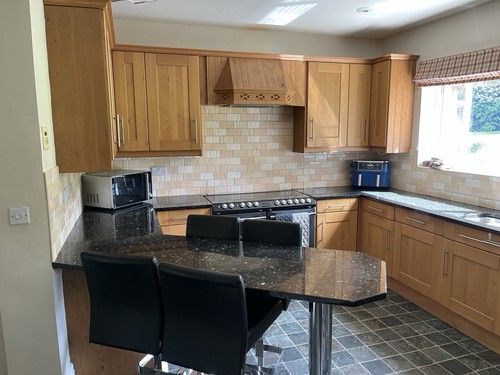 Used bespoke oak wood shaker - bespoke,