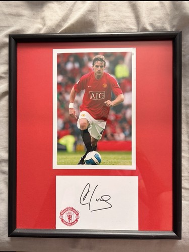 Hand signed manchester united - hand,