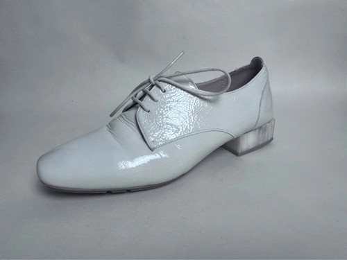 Hispanitas white patent