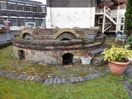 Photo 6x4 bottle kiln base - photo,