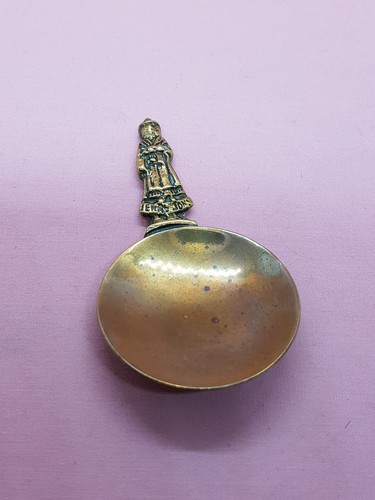 Vintage brass tea caddy - , spoon