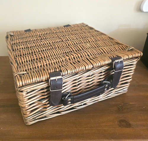 Classic willow picnic basket - willow,