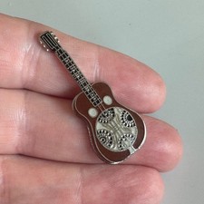 Vintage Resonator Guitar Enamel Lapel Pin – Dobro Bluegrass Country Music Brooch