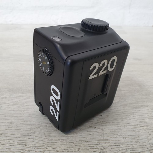 Mamiya 220 roll film holder - mamiya,
