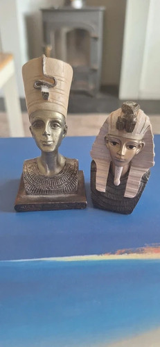 Queen nefertiti and pharaoh - and,