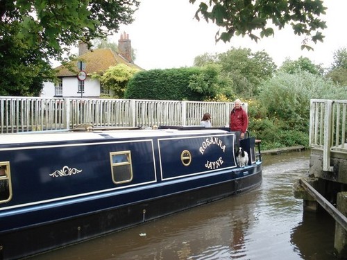 Photo 6x4 narrow boat - 6x4, passing