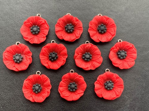 Poppy resin brooch pendants - or,