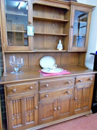 Ercol dresser model 884d - ,