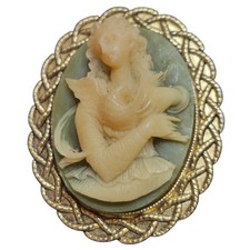 Vtg 3D Cameo Brooch Pin Gold