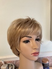 SYNTHETIC WIG IN HONEY BLONDE