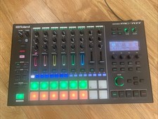 Roland MC-707 Groovebox