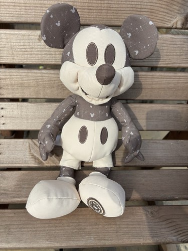 Mickey mouse memories - mickey,