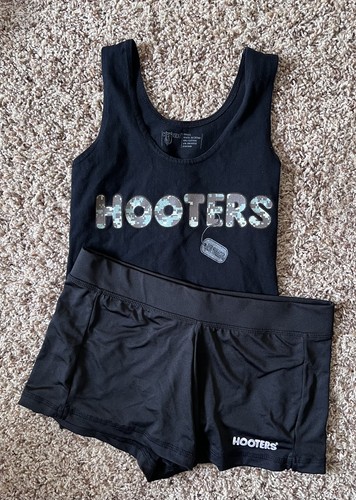Hooters girl graphic logo - graphic,