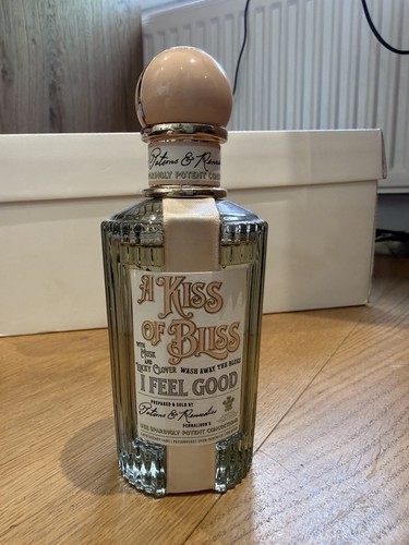 Penhaligon kiss of - a,