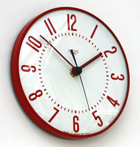 Vintage 18cm smiths wall - 18cm,