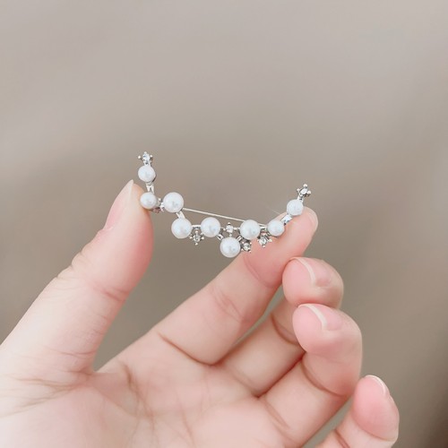 Crescent moon pearls - crescent,