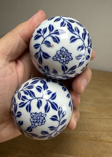 Two blue white porcelain - &,