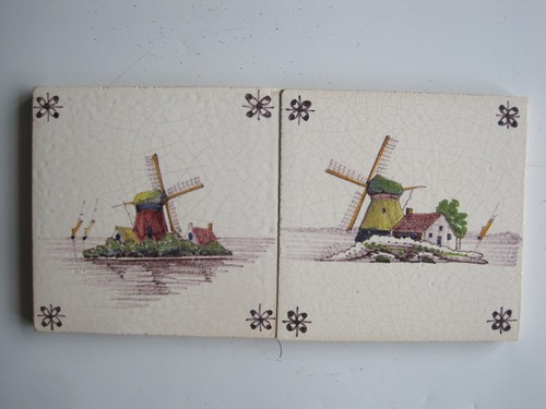 Pair vintage delft - pair, 4"
