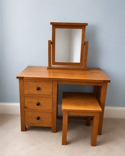 Solid oak dressing - table, with