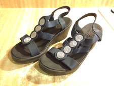 Skechers Womens 8M Beverlee