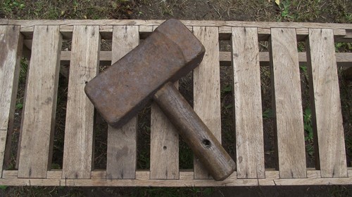Monster stone mason square - monster, mason's
