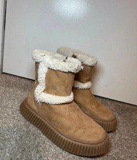 Brown Suede Ugg Boots With White Fur And Leather Sole Children’s Size 11