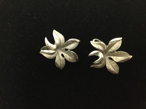 Vintage signed trifari brushed - trifari,
