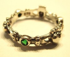 STERLING SILVER IRISH CLADDAGH FRIENDSHIP BAND RING WITH GREEN STONES SIZE O