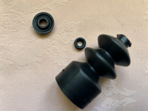 Girling type master cylinder - type,