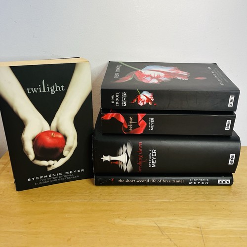 Twilight saga book set - book,