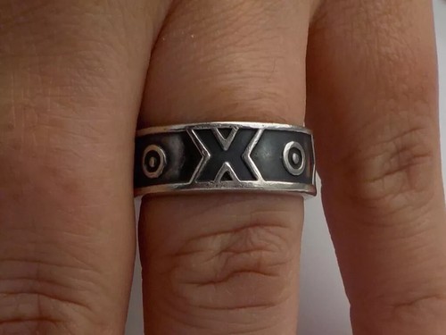 Silver hugs and kisses band - hugs,