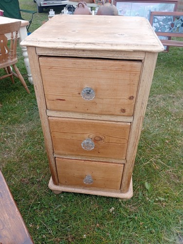 Victorian pine chest - , of
