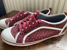 Moshulu Women's Canvas