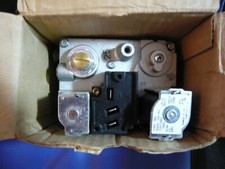 POTTERTON PROFILE / PRIMA - GAS VALVE - 907702 - 36E16S502 WHITE RODGERS 8907702