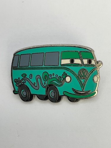 Disney pin cars - disney, kitch
