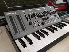 Roland SH-01A Boutique Synthesizer Module with Keyboard - VGC