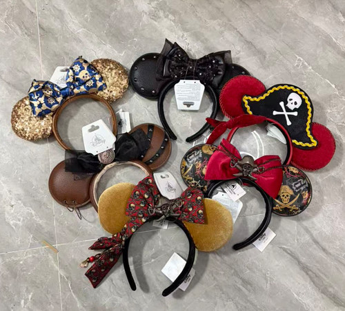 Authentic disney pirate cute - authentic,