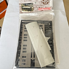 Ratio Trackside Grounded Coach "OO" Gauge Ratio 501 Kit