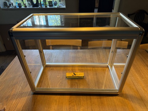 Glass and aluminium counter - glass,