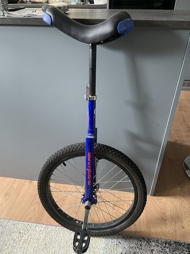 Square biking unicycle - b-square,