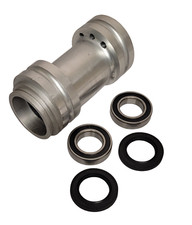 AM004 CENTRE AXLE MOUNT HUB