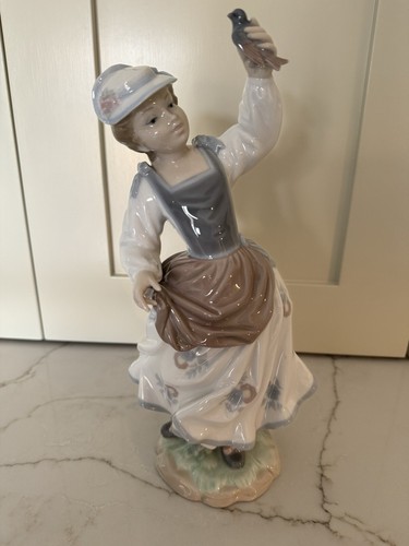 Rare retired lladro figure - rare,