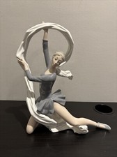Nao Lladro Figurine 13" DANCER