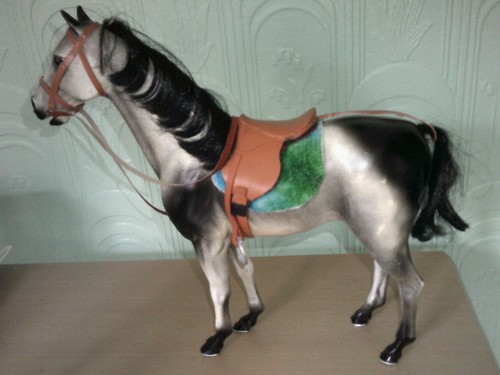 Sindy doll dapple - doll, horse