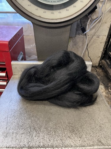 Black alpaca roving - black, 50g