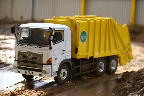 Scale tiny diecast hino - tiny,