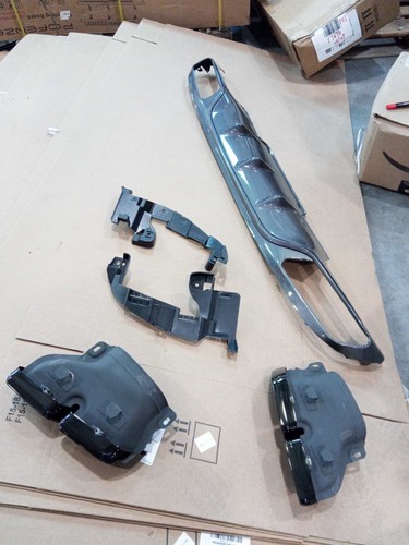 Rear bumper diffuser - rear,