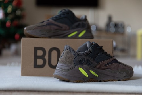 Yeezy 700 mauve boost - yeezy, used